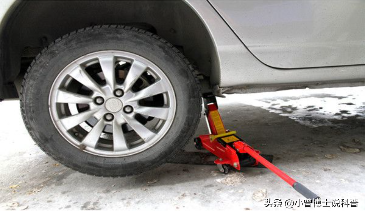 千斤頂為啥能頂起百噸重物？是何原理？看完就明白