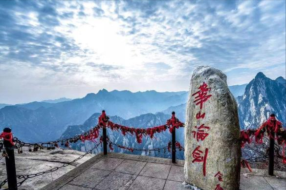 中國最美的五座名山，每座都引人入勝，這個(gè)秋天選擇一個(gè)攀登吧
