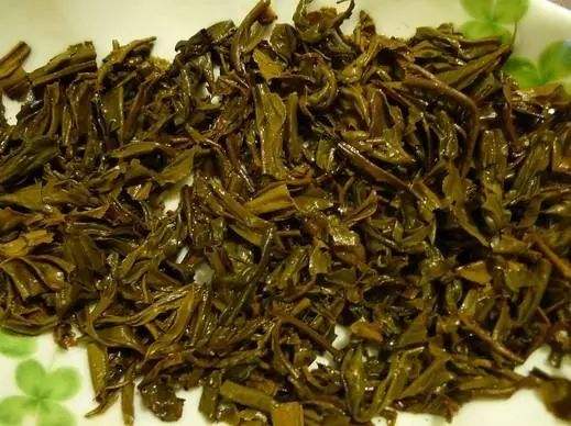 吃茶葉有什么好處和壞處(吃茶葉對身體有什么影響嗎)