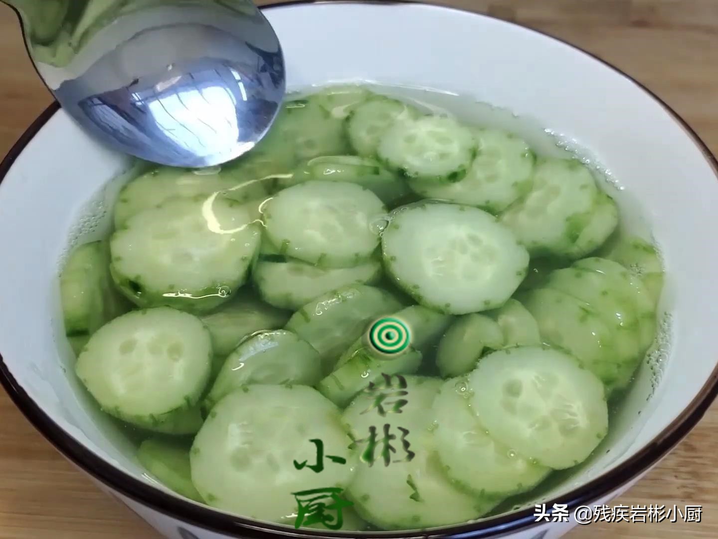 黃瓜減肥法一周瘦20斤是真的嗎(黃瓜減肥原理)