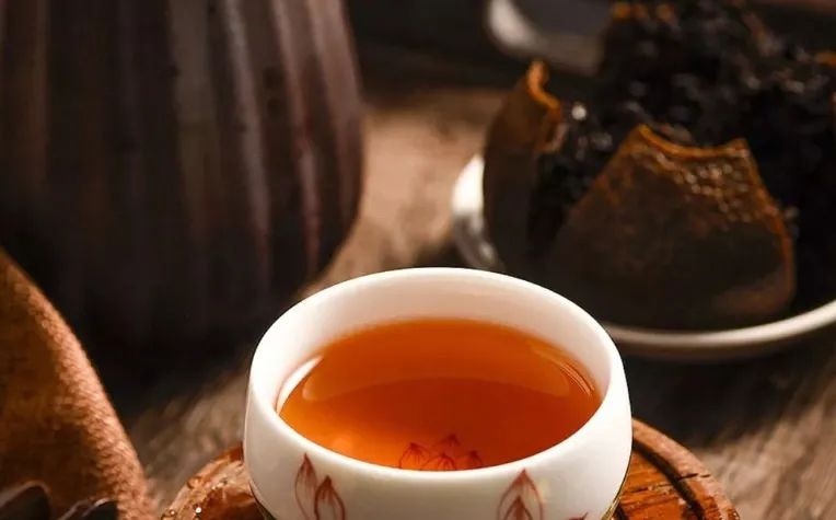 秋冬季節(jié)喝什么茶對身體好(冬天喝什么茶比較養(yǎng)生)