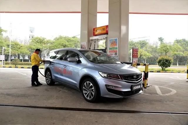 15萬元左右空間大還超省油，這些SUV和轎車都很值得推薦