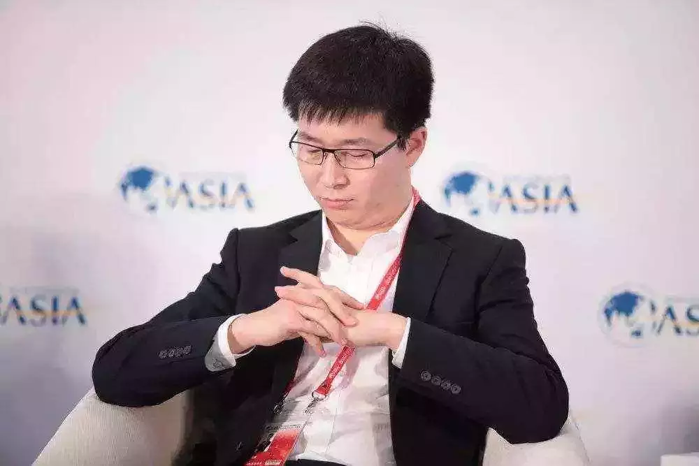 紅極一時的Papi醬，現(xiàn)在怎么樣了？在這個時代，沒人活的容易