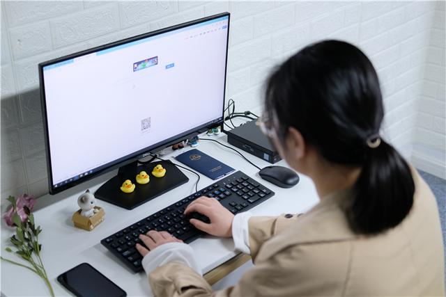 比筆記本還小的臺(tái)式機(jī)，戴爾迷你主機(jī)評(píng)測(cè)