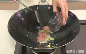 橄欖菜最好吃，最有營(yíng)養(yǎng)的做法，小時(shí)候媽媽經(jīng)常這樣做給我們吃
