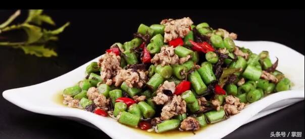 橄欖菜最好吃，最有營(yíng)養(yǎng)的做法，小時(shí)候媽媽經(jīng)常這樣做給我們吃