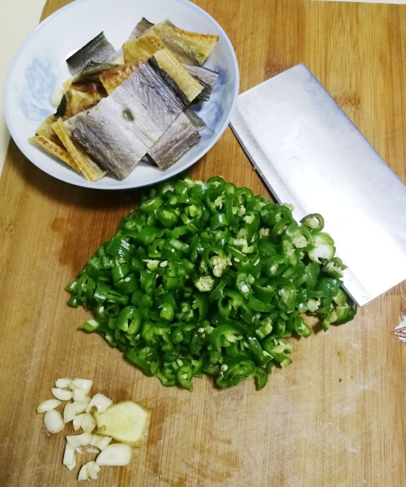 第一次炒鰻魚(yú)干，對(duì)出品十分滿意，而且超級(jí)下飯