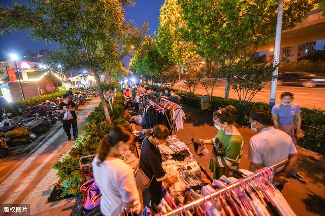 擺地?cái)傎u這些東西，利潤(rùn)高又好賣，適合新手操作