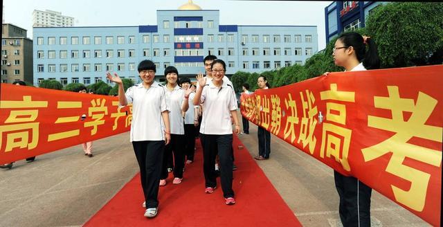 大學(xué)就業(yè)前景最看好的十大專業(yè)，土木工程第一，計算機(jī)專業(yè)僅第五