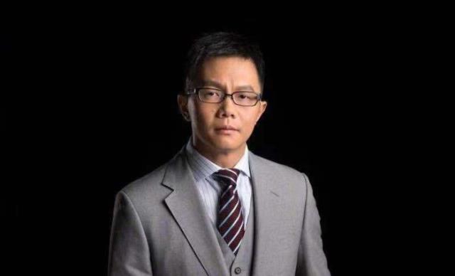 上海堡壘小說(原著是披著科幻外衣的言情小說)(2)